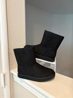 New! Girls' Holland Zipper Shearling Style Boots Cat & Jack Black Sz 13 Big Kid